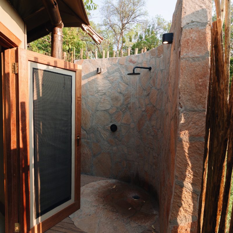 kigelia-casselia-winterthorn-outdoor-shower.jpg