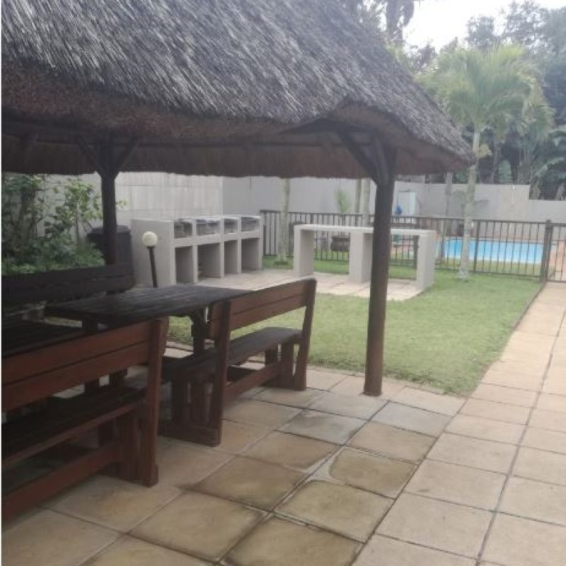 pool-and-braai-area.jpg